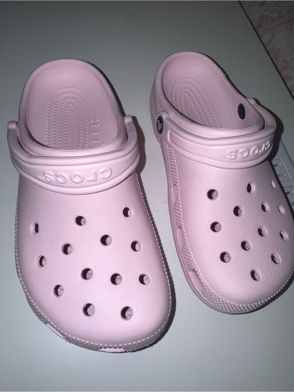 CROCS Women’s Classic Clog in Light Pink